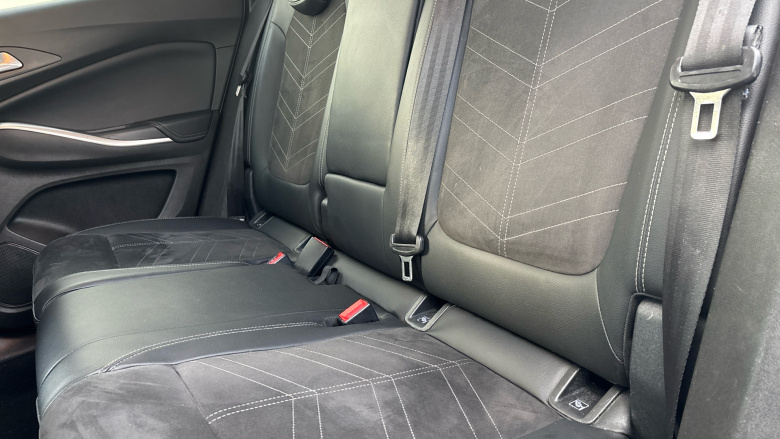 Vauxhall Grandland 1.2 Turbo Ultimate 5dr Auto Petrol Hatchback